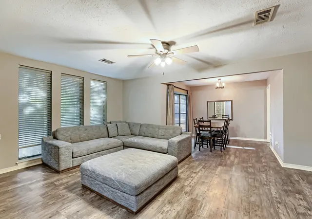Photo 4 of Single family home for sale at 1760 S Duncanville Rd, Cedar Hill, TX 75104 | MLS# 21371559 | Listing updated on 2026-10-02