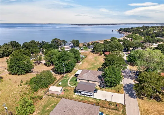 Photo 2 of Sale Pending at 315 Canoe Ct, Gun Barrel City, TX 75156 | MLS# 21380911 | Listing updated on 2026-09-24