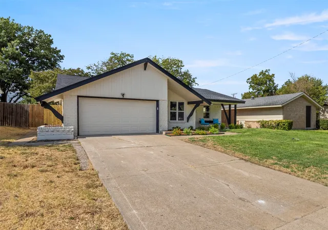 Photo 2 of Single family home for sale at 640 Cambridge Dr, Richardson, TX 75080 | MLS# 21380810 | Listing updated on 2026-10-03