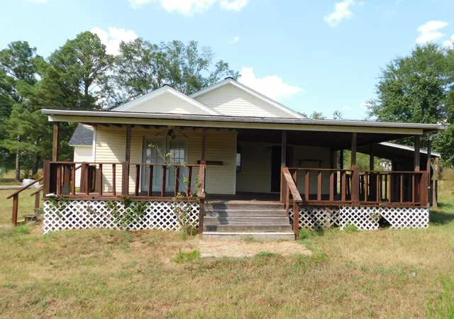 Photo 4 of Single family home for sale at 745 E Highway 355, Hope, AR 71801 | MLS# 21381735 | Listing updated on 2026-09-09