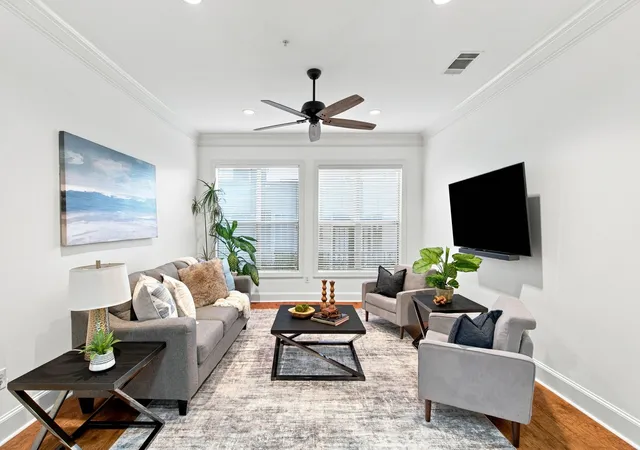 Listing Photo 4 - Condo for sale in building located at 3303 Blackburn St, Dallas, TX 75204 - Unit #306