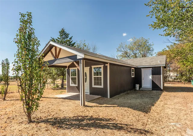 Single family home for sale at 106 Northcott St, Nocona, TX 76255 | MLS# 21380191