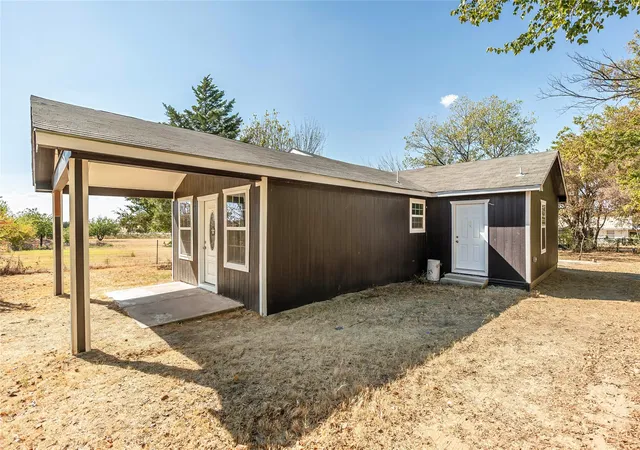 Photo 3 of Single family home for sale at 106 Northcott St, Nocona, TX 76255 | MLS# 21380191 | Listing updated on 2026-09-09