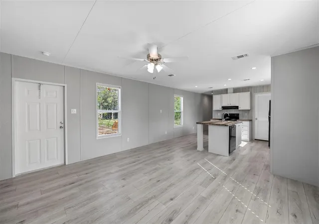 Photo 3 of Manufactured home for sale at 2722 Cypress St, Granbury, TX 76048 | MLS# 21381722 | Listing updated on 2026-09-11