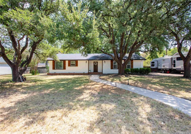 Single family home for sale at 1132 W 8th Street, McGregor, TX 76657 | MLS# 21376392