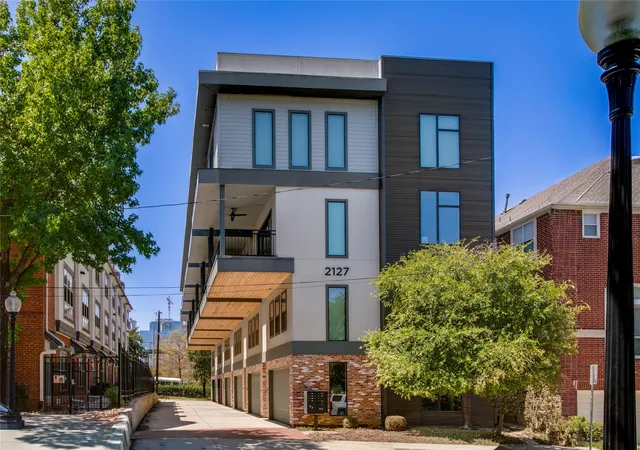 Listing Photo 1 - Condo for sale in building located at 2127 Clark St, Dallas, TX 75204 - Unit #103