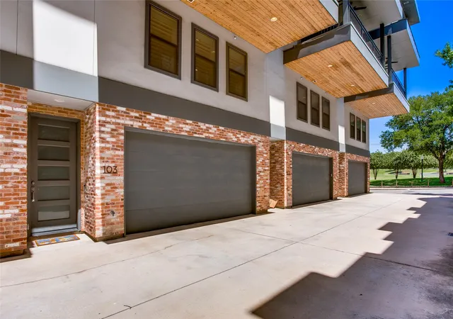 Photo 2 of Townhouse for sale at 2127 Clark St #103, Dallas, TX 75204 | MLS# 21381017 | Listing updated on 2026-10-06