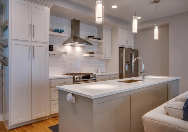 Listing Photo 4 - Condo for sale in building located at 2127 Clark St, Dallas, TX 75204 - Unit #103