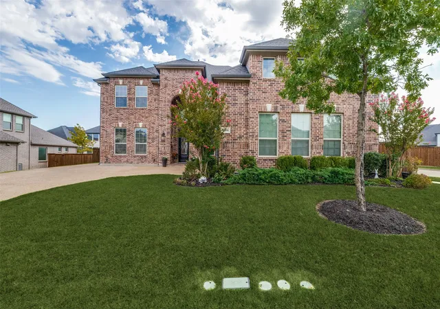Photo 2 of Single family home for sale at 16418 Moss Hvn Ln, Frisco, TX 75033 | MLS# 21381717 | Listing updated on 2026-09-13