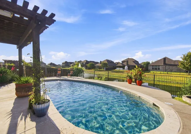Photo 3 of Single family home for sale at 518 Stillwater Dr, Waxahachie, TX 75165 | MLS# 21381395 | Listing updated on 2026-10-04