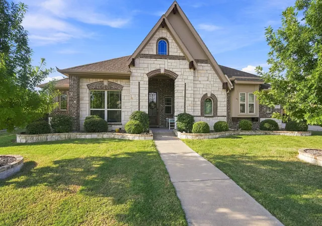 Photo 1 of Single family home for sale at 518 Stillwater Dr, Waxahachie, TX 75165 | MLS# 21381395 | Listing updated on 2026-10-04