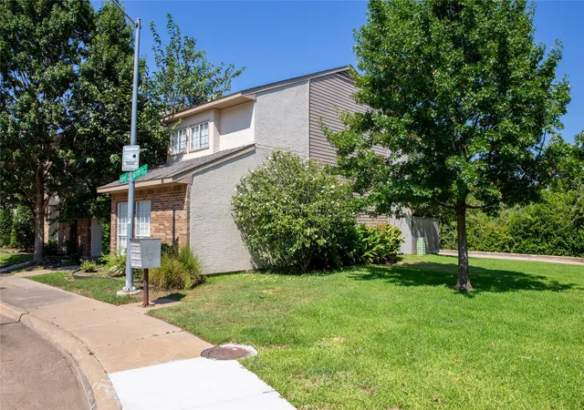 Photo 1 of Townhouse for sale at 13234 Woodbend Ln, Dallas, TX 75243 | MLS# 21373283 | Listing updated on 2026-10-06