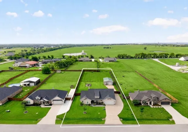Photo 3 of Single family home for sale at 113 Ridgetop Trl, Rhome, TX 76078 | MLS# 21381924 | Listing updated on 2026-09-19