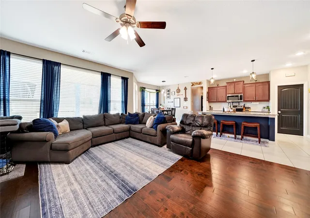 Photo 4 of Single family home for sale at 113 Ridgetop Trl, Rhome, TX 76078 | MLS# 21381924 | Listing updated on 2026-09-19