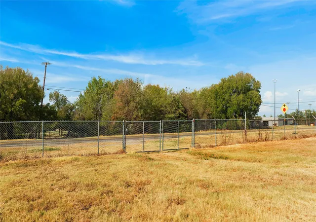 Photo 2 of Land for sale at 2610 Spur 139, Paris, TX 75462 | MLS# 21380557 | Listing updated on 2026-09-10