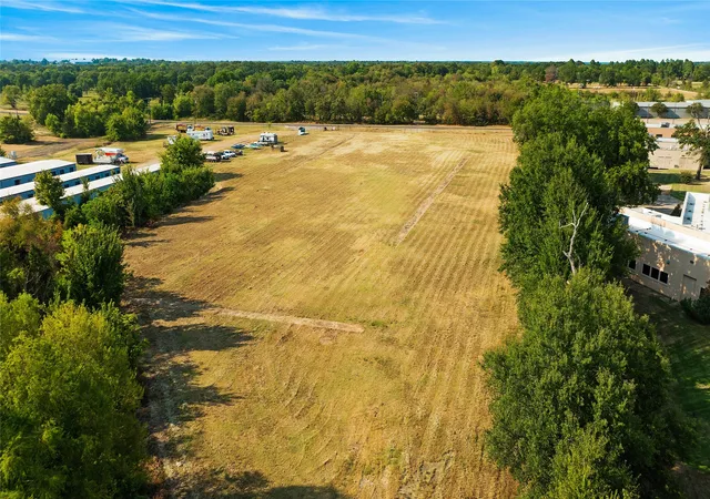 Photo 3 of Land for sale at 2610 Spur 139, Paris, TX 75462 | MLS# 21380557 | Listing updated on 2026-09-10