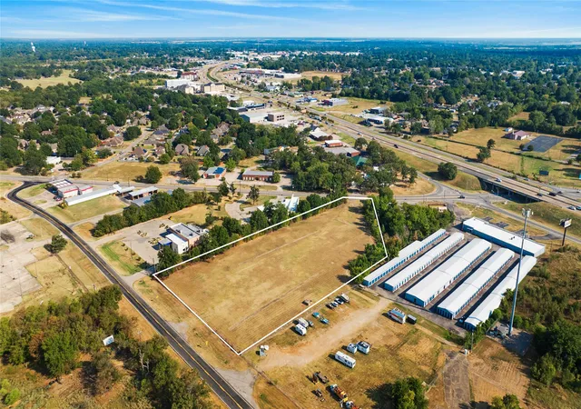 Photo 4 of Land for sale at 2610 Spur 139, Paris, TX 75462 | MLS# 21380557 | Listing updated on 2026-09-10