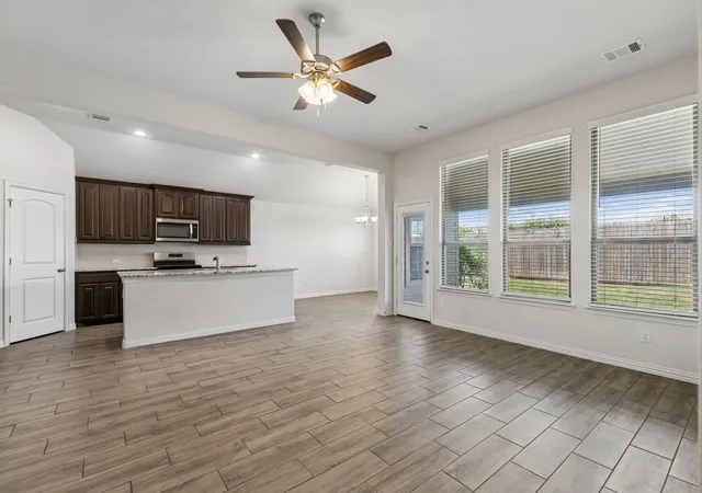 Photo 3 of Single family home for sale at 6248 Thunderwing Dr, Fort Worth, TX 76179 | MLS# 21380205 | Listing updated on 2026-09-12