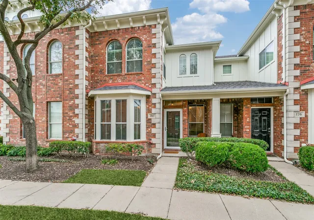 Photo 2 of Townhouse for sale at 180 Leonard St, Lewisville, TX 75057 | MLS# 21375939 | Listing updated on 2026-09-11