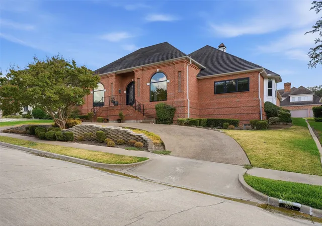Photo 2 of Single family home for sale at 1700 Dowling Dr, Irving, TX 75038 | MLS# 21381883 | Listing updated on 2026-09-10