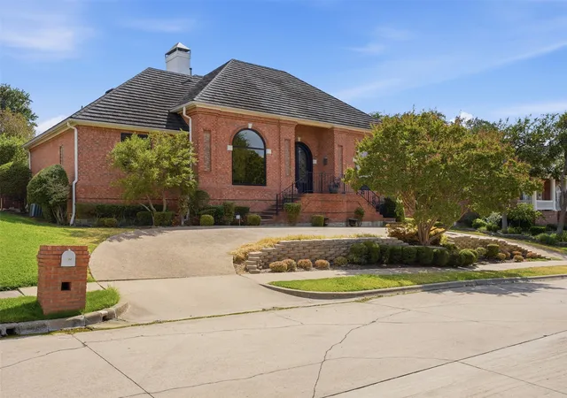 Photo 3 of Single family home for sale at 1700 Dowling Dr, Irving, TX 75038 | MLS# 21381883 | Listing updated on 2026-09-10