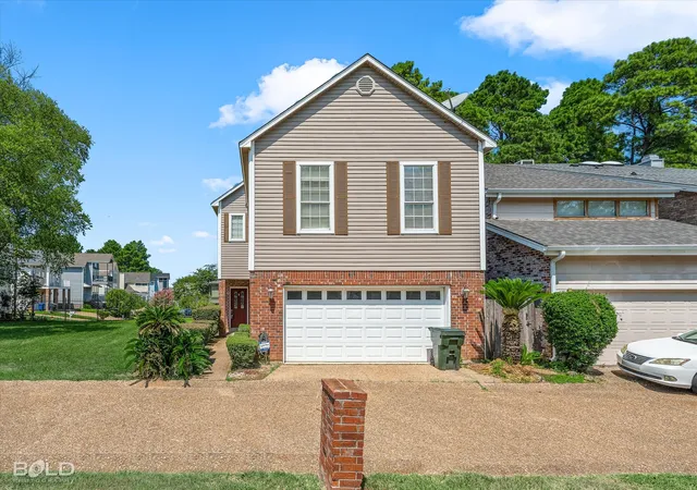 Photo 3 of Single family home for sale at 5721 S Lakeshore Dr, Shreveport, LA 71119 | MLS# 21382038 | Listing updated on 2026-09-20