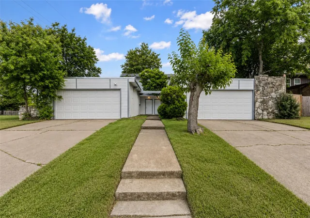Photo 1 of Single family home for sale at 6315 6317 Walraven Cir, Fort Worth, TX 76133 | MLS# 21382047 | Listing updated on 2026-09-10