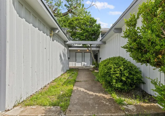 Photo 36 of Single family home for sale at 6315 6317 Walraven Cir, Fort Worth, TX 76133 | MLS# 21382047 | Listing updated on 2026-09-10