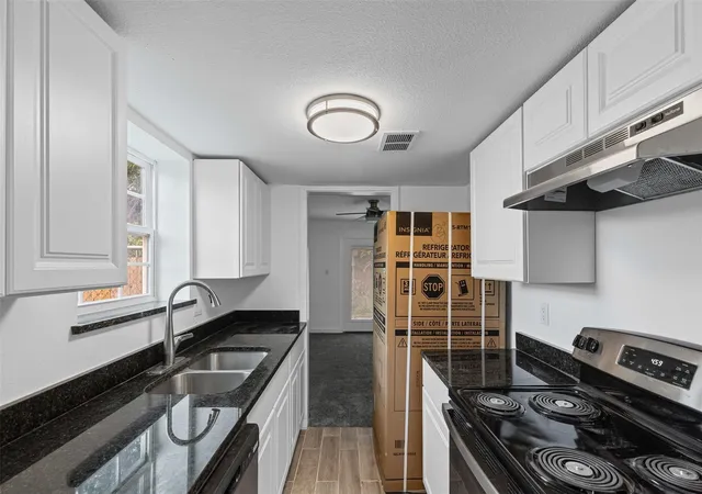 Photo 3 of Single family home for sale at 6315-6317 Walraven Cir, Fort Worth, TX 76133 | MLS# 21382047 | Listing updated on 2026-09-10