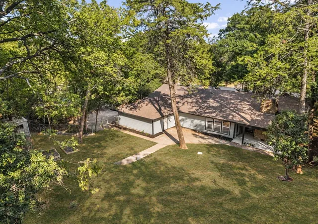 Photo 3 of Single family home for sale at 1018 Randy Rd, Cedar Hill, TX 75104 | MLS# 21376041 | Listing updated on 2026-09-10