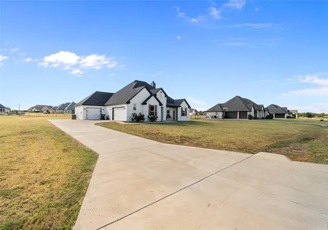 Photo 2 of Single family home for sale at 134 Buddy Ct, Millsap, TX 76066 | MLS# 21379408 | Listing updated on 2026-09-30