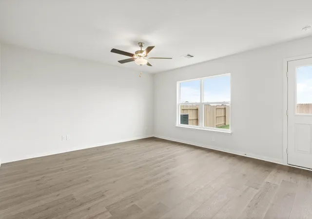 Photo 4 of Single family home for sale at 9929 Fighting Falcon Way, Fort Worth, TX 76131 | MLS# 21382072 | Listing updated on 2026-09-10