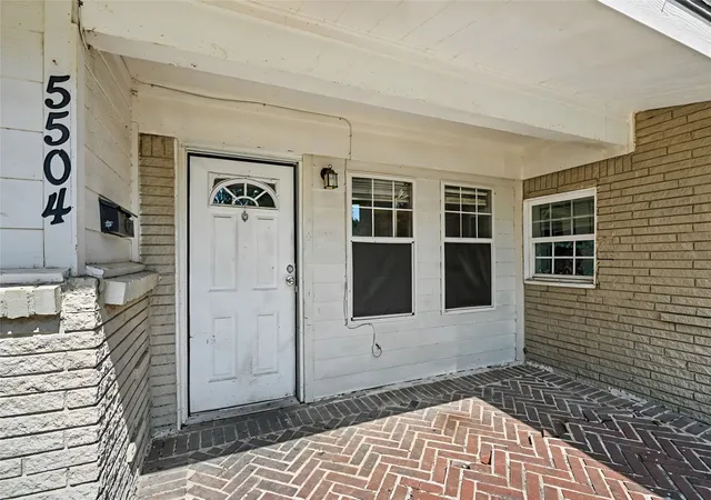 Photo 3 of Single family home for sale at 5504 Wheaton Dr, Fort Worth, TX 76133 | MLS# 21381193 | Listing updated on 2026-09-10