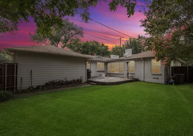 Photo 3 of Single family home for sale at 6402 Vanderbilt Ave, Dallas, TX 75214 | MLS# 21377806 | Listing updated on 2026-09-14