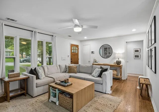 Photo 4 of Single family home for sale at 6402 Vanderbilt Ave, Dallas, TX 75214 | MLS# 21377806 | Listing updated on 2026-09-14