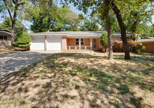 Photo 1 of Single family home for sale at 608 Woodcrest Dr, Hurst, TX 76053 | MLS# 21375251 | Listing updated on 2026-09-10