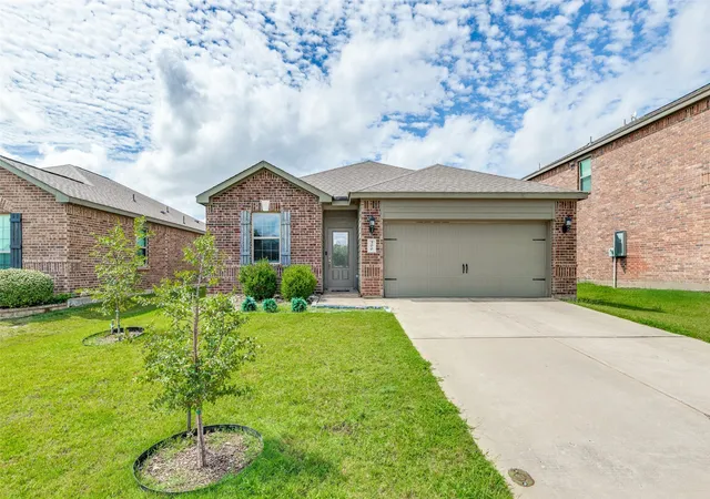 Single family home for sale at 300 Ryan St, Anna, TX 75409 | MLS# 21382092