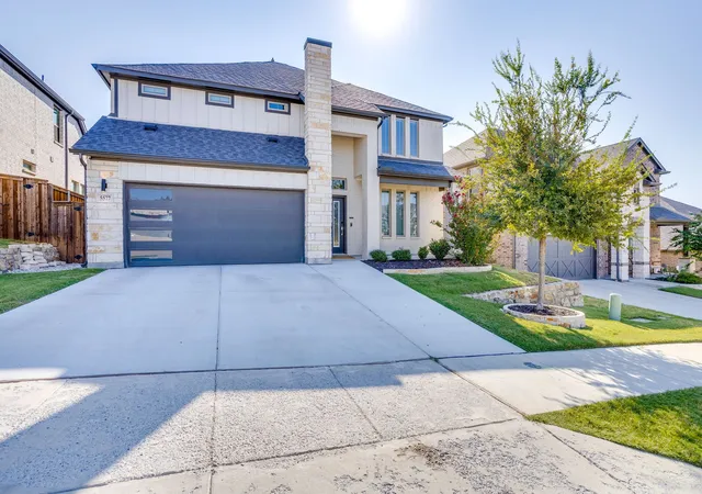 Photo 2 of Single family home for sale at 5577 Summit Crk Rd, Fort Worth, TX 76126 | MLS# 21382105 | Listing updated on 2026-09-20
