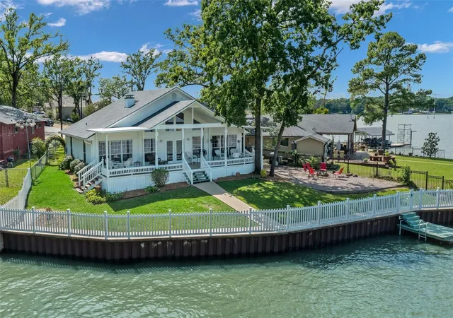 Photo 1 of Single family home for sale at 102 Shore Line Dr, Tool, TX 75143 | MLS# 21379774 | Listing updated on 2026-10-05