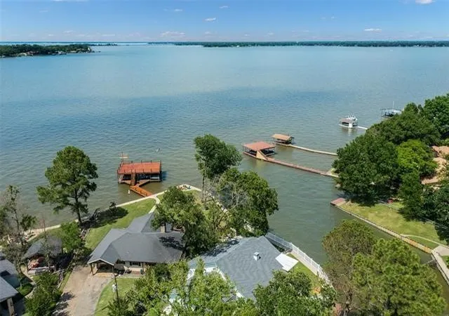 Photo 2 of Single family home for sale at 102 Shore Line Dr, Tool, TX 75143 | MLS# 21379774 | Listing updated on 2026-10-05