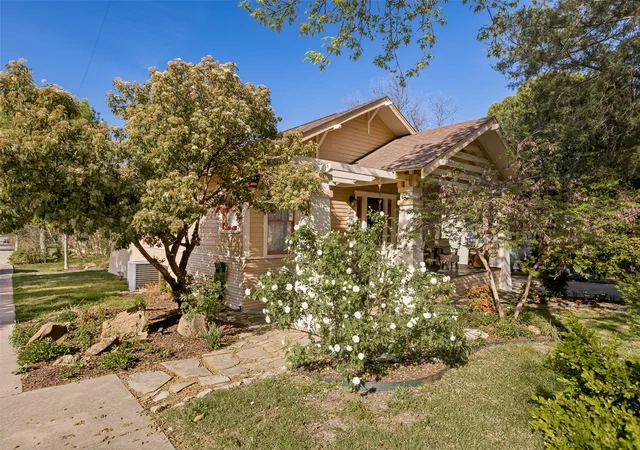 Photo 1 of Single family home for sale at 408 Heard St, Mc Kinney, TX 75069 | MLS# 21380320 | Listing updated on 2026-09-10