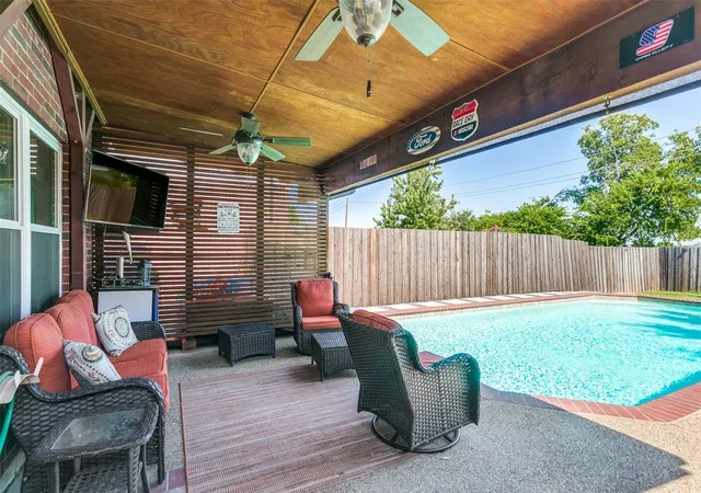 Photo 1 of Single family home for sale at 2213 Bresee Dr, Carrollton, TX 75010 | MLS# 21378623 | Listing updated on 2026-09-12