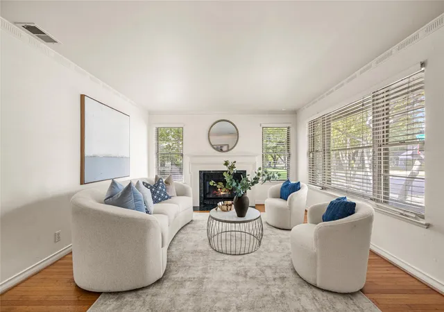 Photo 2 of Single family home for sale at 603 Clermont Ave, Dallas, TX 75223 | MLS# 21381855 | Listing updated on 2026-09-12