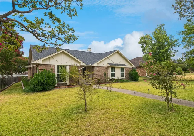 Photo 3 of Single family home for sale at 3217 Colby Cir, Mesquite, TX 75149 | MLS# 21377680 | Listing updated on 2026-09-11
