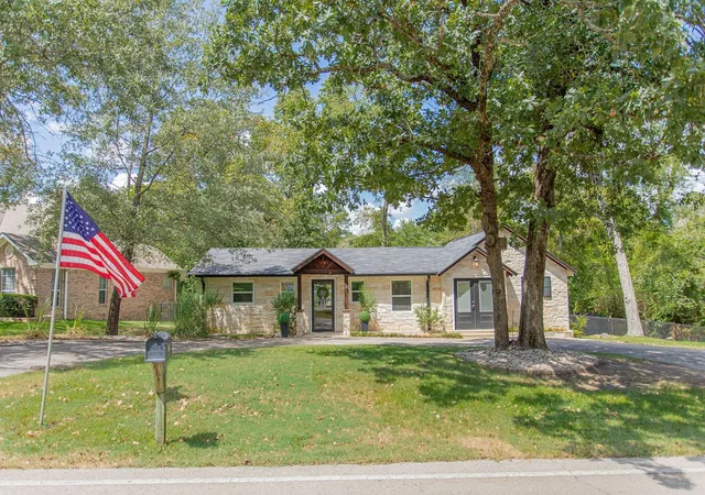 Photo 1 of Single family home for sale at 224 Hideaway Ln E, Lindale, TX 75771 | MLS# 21382158 | Listing updated on 2026-09-10