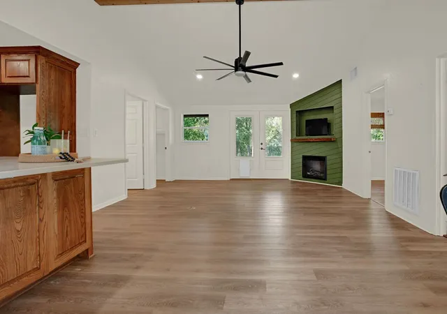 Photo 4 of Single family home for sale at 224 Hideaway Ln E, Lindale, TX 75771 | MLS# 21382158 | Listing updated on 2026-09-10