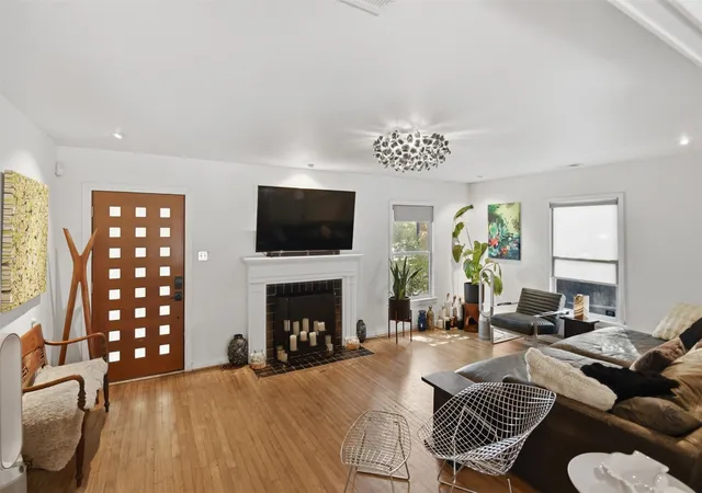 Photo 3 of Single family home for sale at 1906 Lakeland Dr, Dallas, TX 75218 | MLS# 21371343 | Listing updated on 2026-09-13