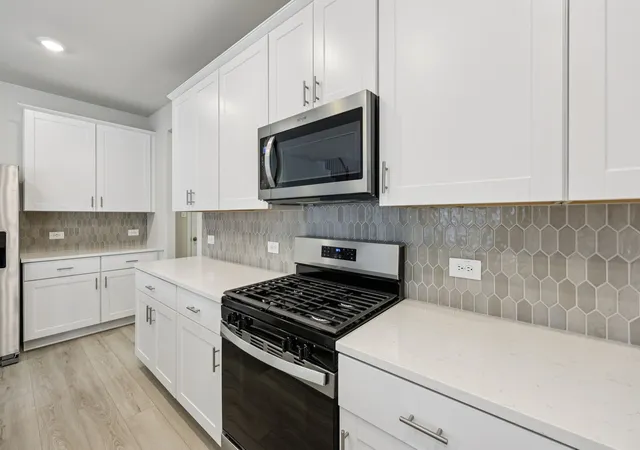 Photo 4 of Single family home for sale at 2109 Longchamp Ln, Seagoville, TX 75159 | MLS# 21381498 | Listing updated on 2026-09-10