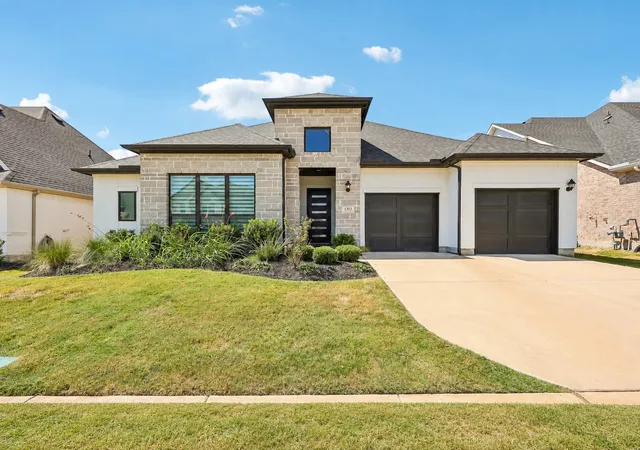 Photo 1 of Single family home for sale at 1312 Redbrick Ln, Justin, TX 76247 | MLS# 21377169 | Listing updated on 2026-09-12