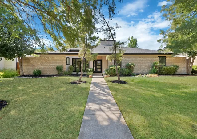 Photo 1 of Single family home for sale at 413 Campbell Ct, Richardson, TX 75080 | MLS# 21381588 | Listing updated on 2026-09-12